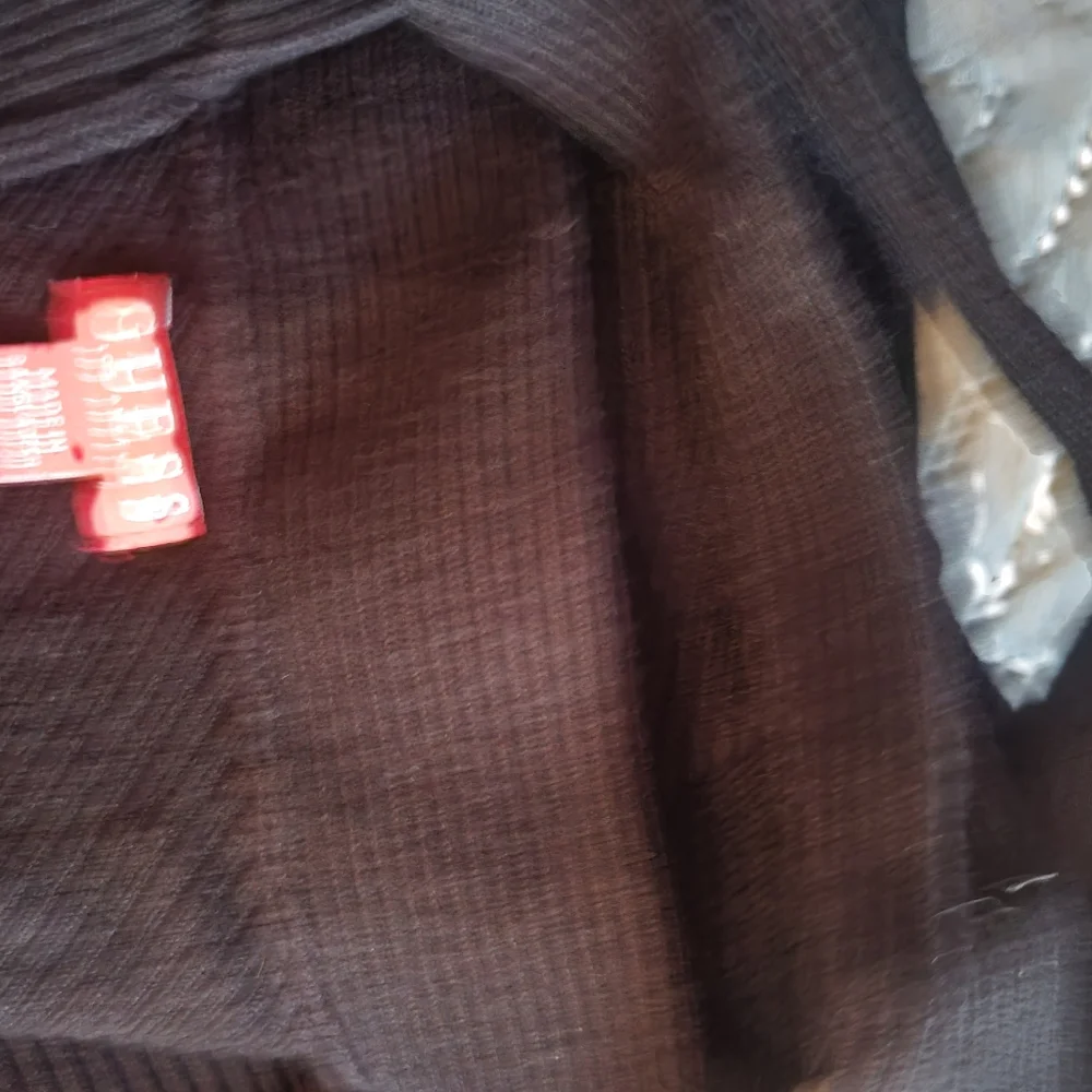 Guess - Picture 3 of 3